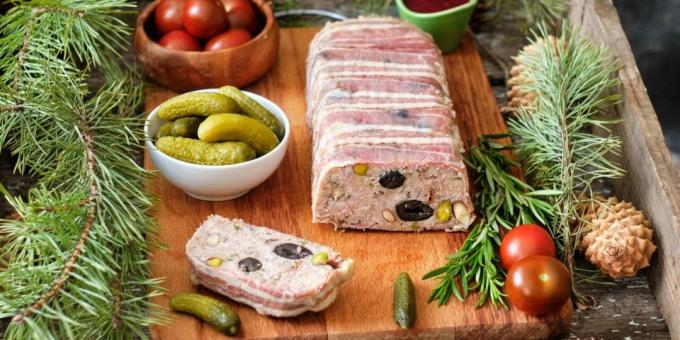 Chicken terrine with olives and pistachios