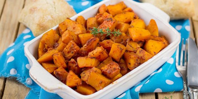 Pumpkin, baked in the oven with garlic and Provencal herbs