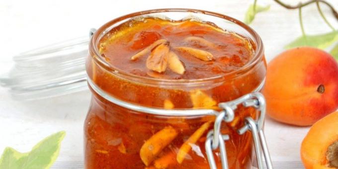Recipe for apricot jam with almonds