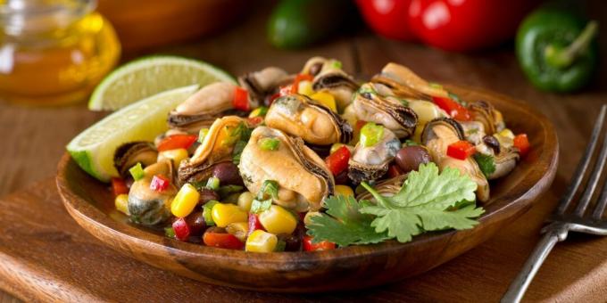 Quick salad with mussels