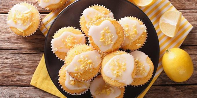 Lemon muffins with sour cream