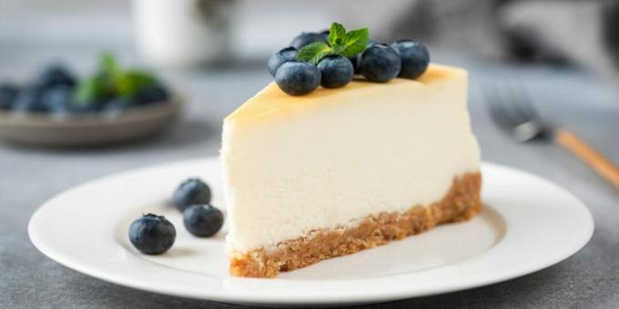 Cheesecake with cream cheese and sour cream