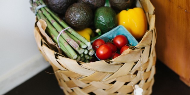 Put a basket of fruit to prominence