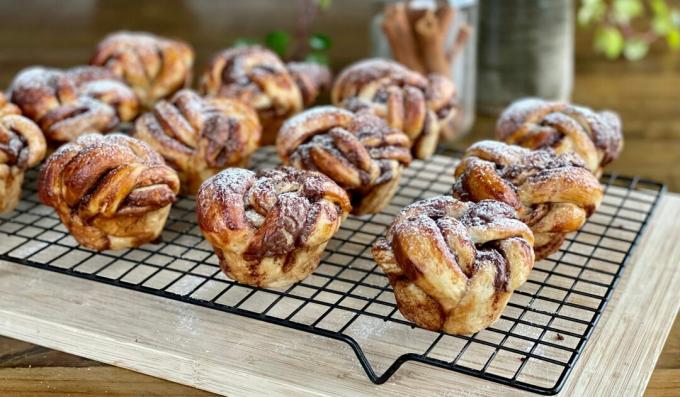 Braided cinnamon rolls