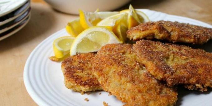 Pork chops with beer and onions