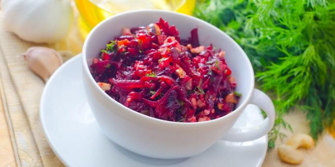 salad with beetroot and seaweed