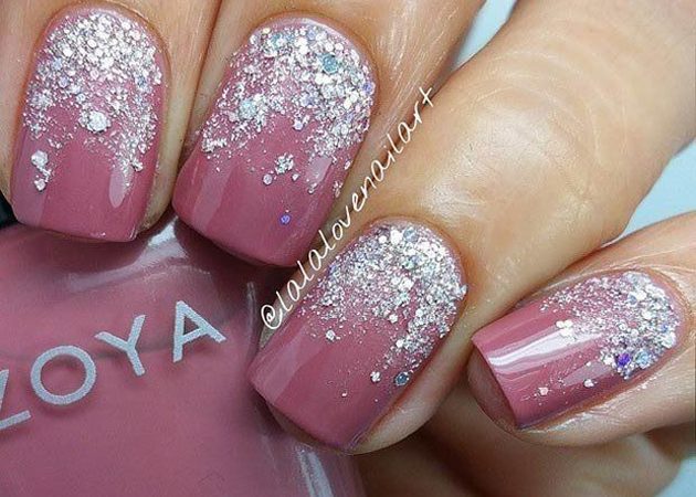 Make a New Year's manicure: nail polish with glitter