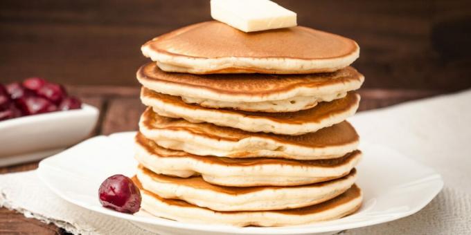 Pancakes on kefir with vanilla