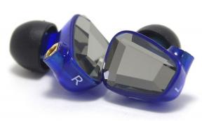 Cheap in-ear monitor with interchangeable cable