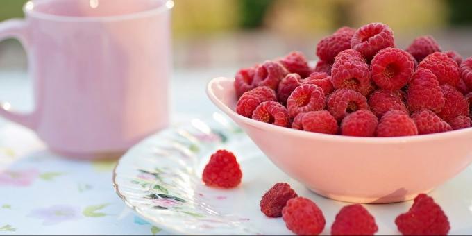 Useful fruit and berries: raspberries