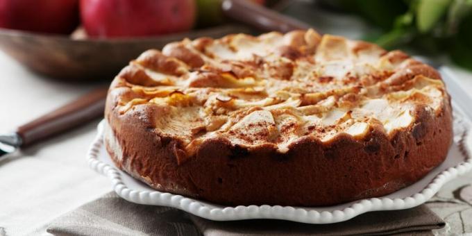 Curd pie with apples