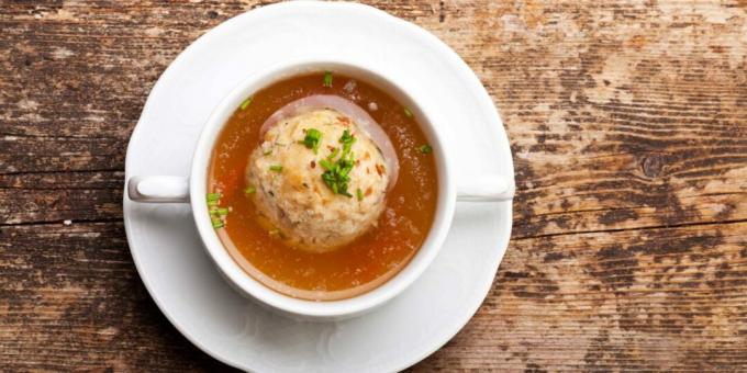 Tyrolean dumplings in broth