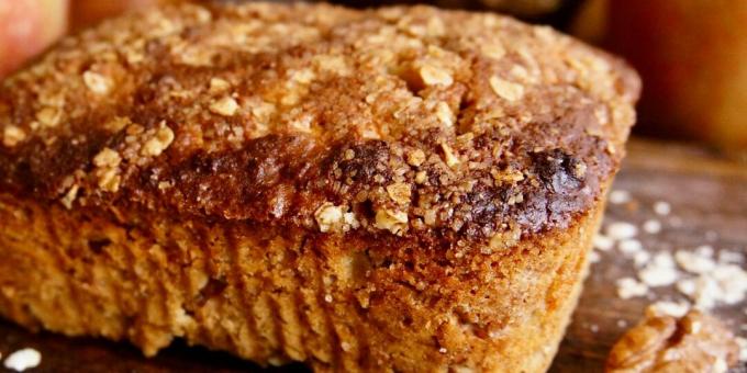 Apple Bread with Oatmeal, Cinnamon and Nuts