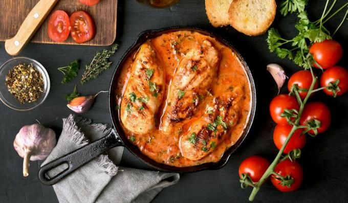 Chicken fillet in tomato sauce with white wine and capers