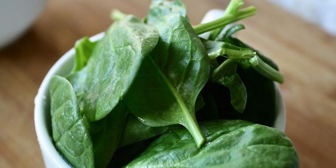 What foods contain iron: spinach