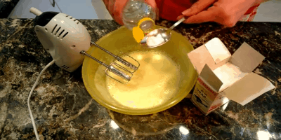 What can replace eggs in baking soda and baking powder without