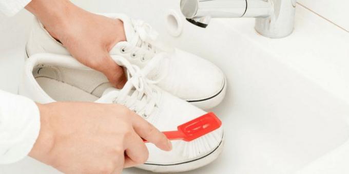 How to wash white sneakers