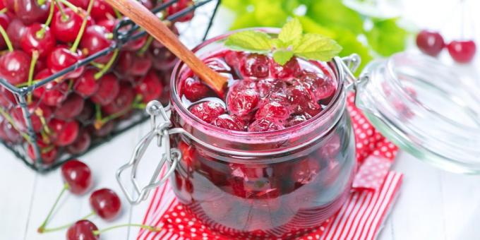 Jam-Orientation meeting of cherries with pits