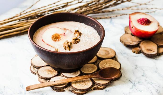 Green buckwheat yogurt with banana and raspberry