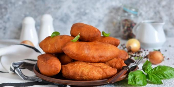 Fried pies with potatoes