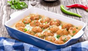 Chicken cutlets in the oven with sour cream-milk sauce
