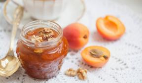 Apricot jam with walnuts