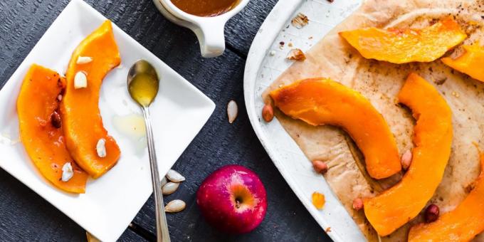 Pumpkin in the oven, cooked in a spicy caramel