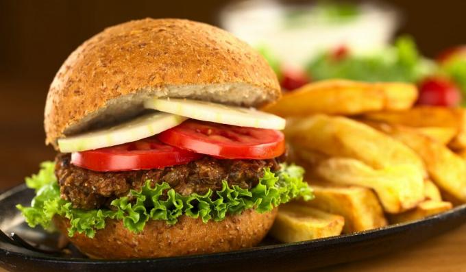 Vegetarian burgers with lentil patties