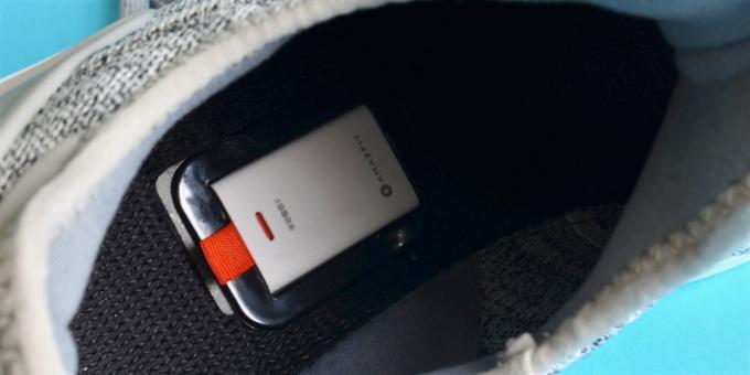 Xiaomi Light Weight Sneakers: installing chip