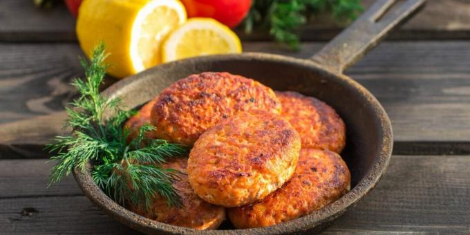 Fish cutlets with vegetables without flour