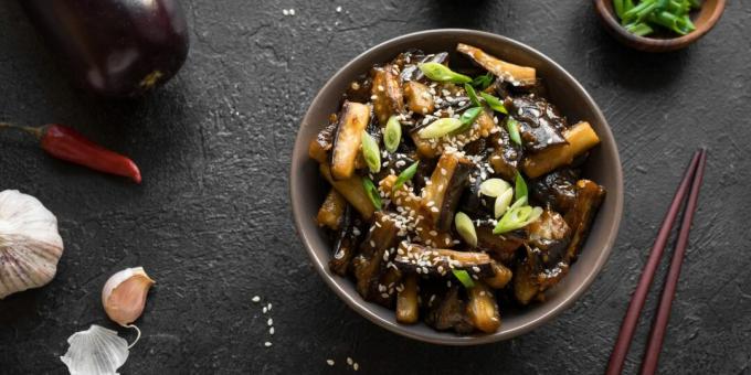 Eggplants in sweet and sour sauce