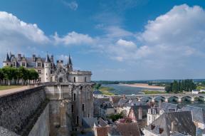 10 reasons to visit France and another