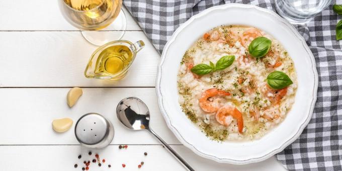 Risotto with shrimp, white wine and basil