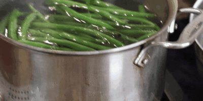 How much to cook frozen beans: Transfer the cooked green beans to ice water