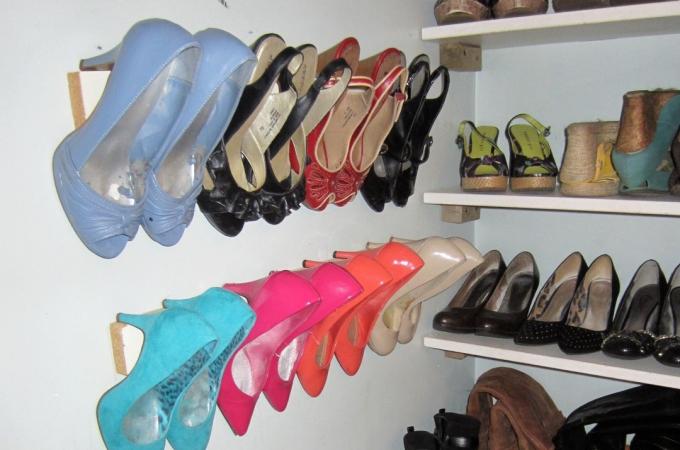A simple way to compact storage of shoes