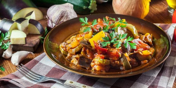 Vegetable stew with minced meat