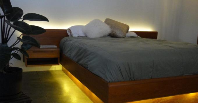 Small bedroom: unusual bed