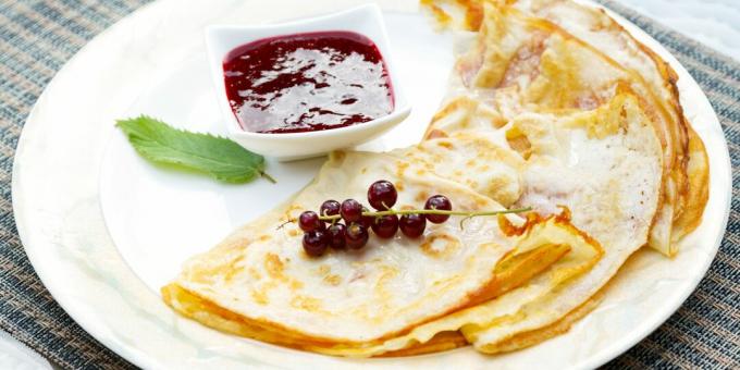 Thin pancakes on fermented baked milk: a simple recipe
