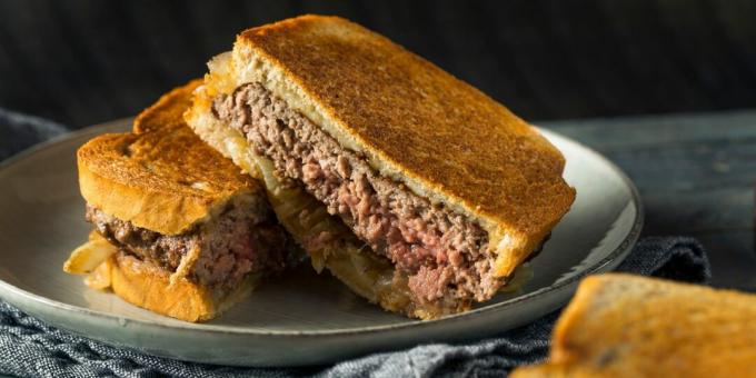 Patty melts - delicious sandwiches with meatballs and cheese