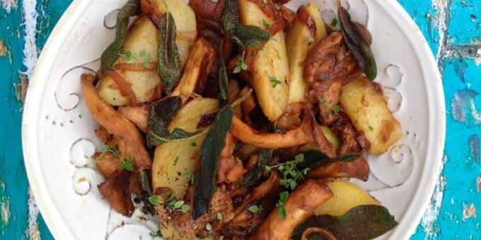 Potatoes with chanterelle mushrooms, sage and honey