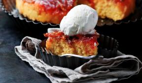 Strawberry pie with cardamom and vanilla