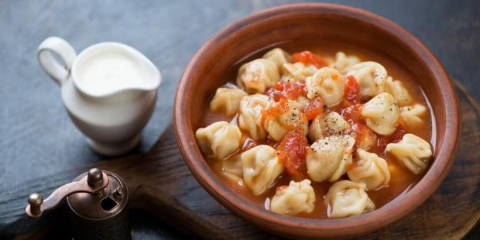 Tomato soup with dumplings