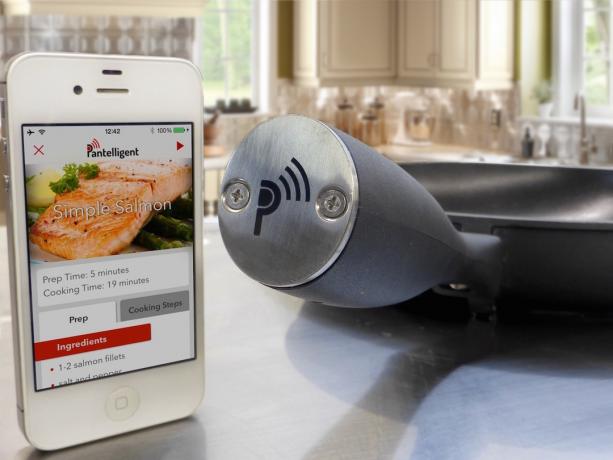 Frying pan with Bluetooth