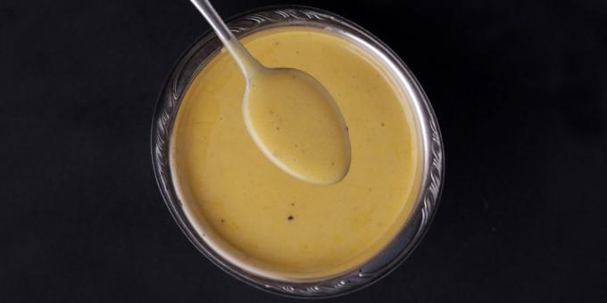 Diet sauces: yoghurt dressing with mustard