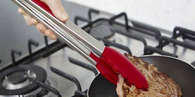 goods for the picnic: tongs for the grill