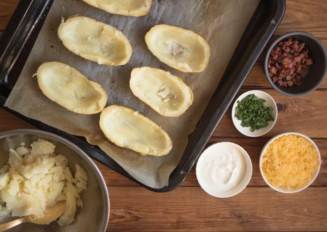 Stuffed potatoes: potato cups