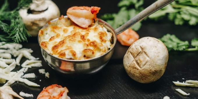 Julienne with shrimps and champignons