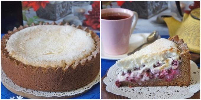 Spiced cake with cranberries and protein-sour cream