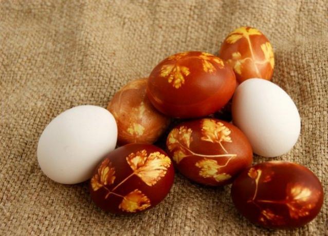 How to make an Easter egg: good ideas plus natural dyes