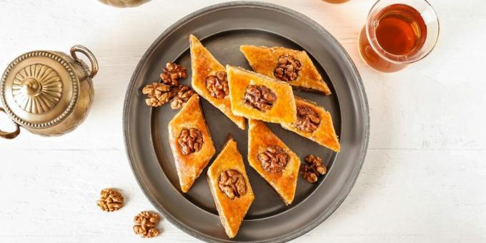 Puff pastry baklava